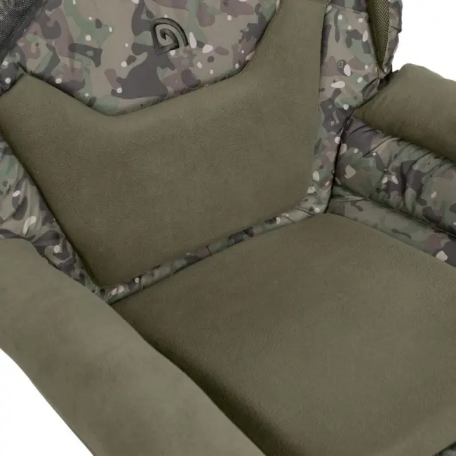 trakker levelite camo colossus chair