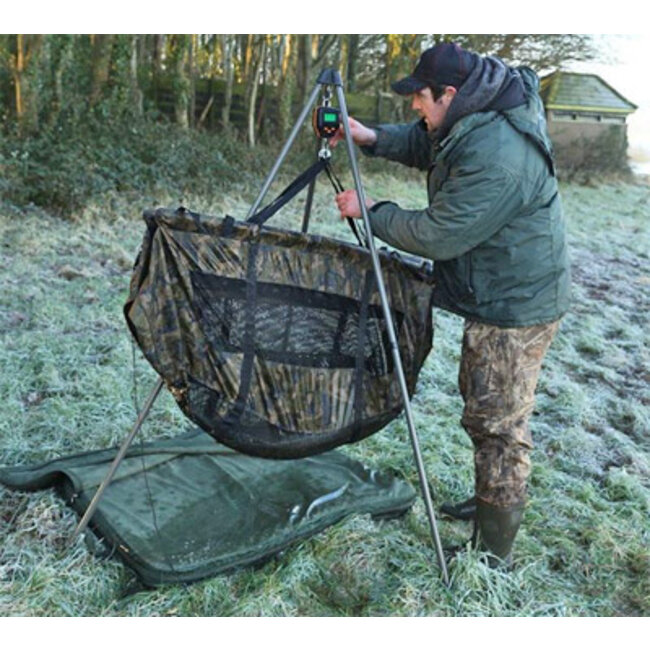 fox weighing tri pod