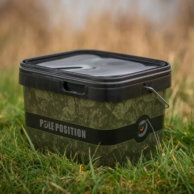 pole position tackle & bait bucket