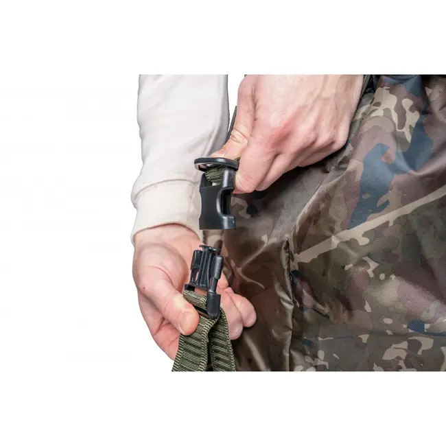 nash subterfuge waterproof bedchair bag