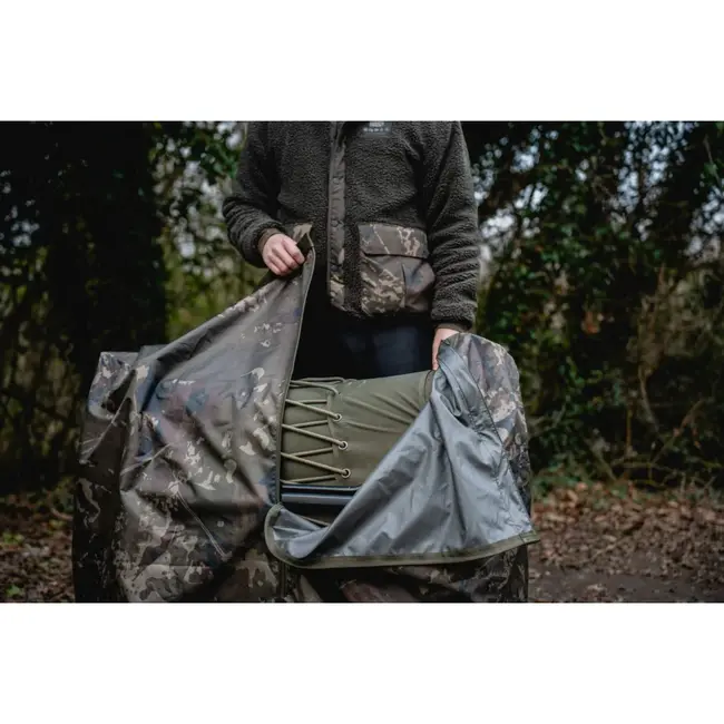 nash subterfuge waterproof bedchair bag