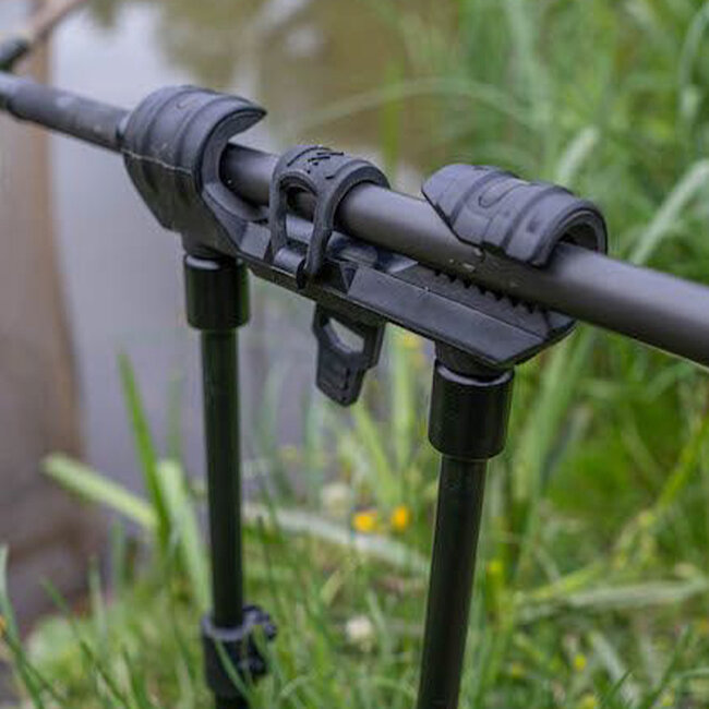 avid lok down landing net holder