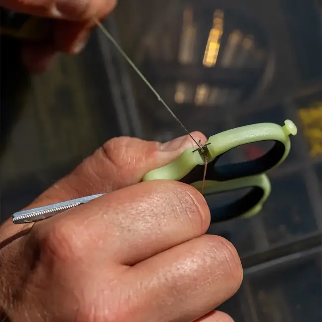 ridgemonkey nite glo strip n snip scissors