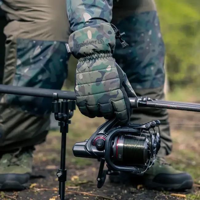 trakker techpro waterproof gloves