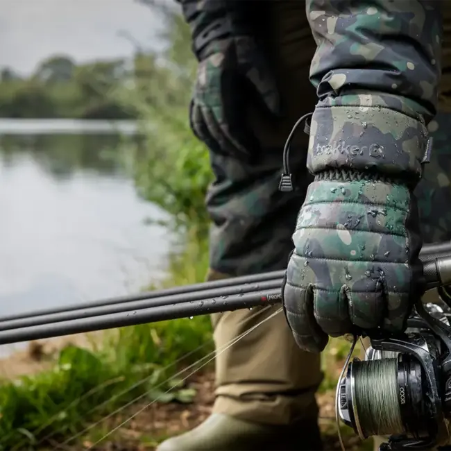 trakker techpro waterproof gloves