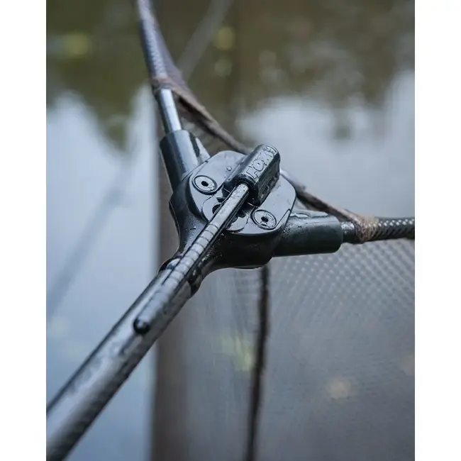 Fox lever-lok landing net