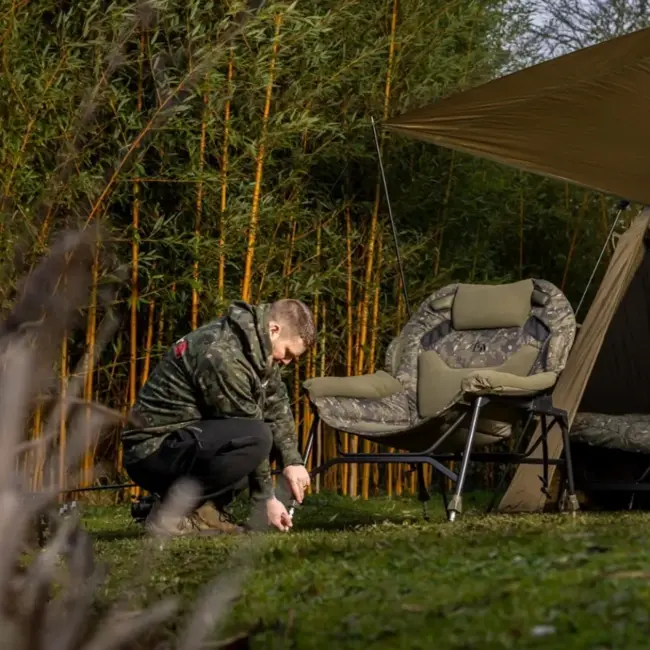 Trakker levelite colossus camo recliner chair