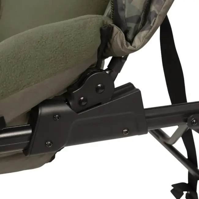 Trakker levelite colossus camo recliner chair