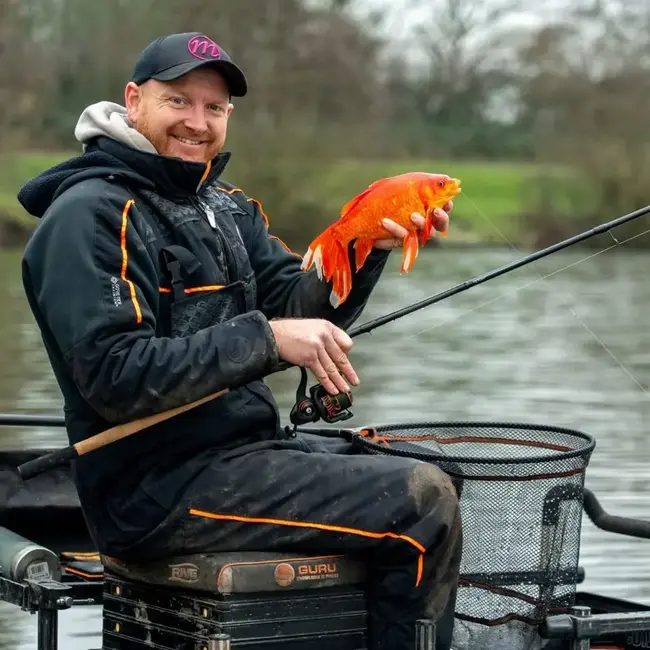 Guru aventus r waggler