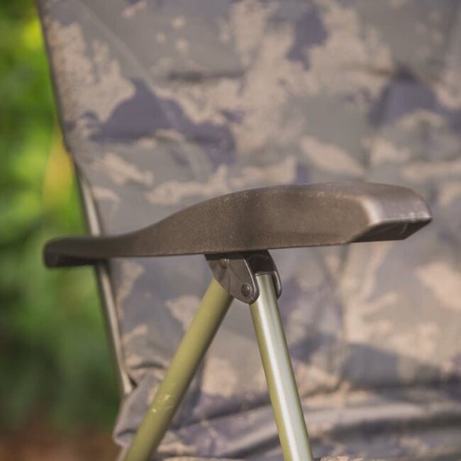 Solar Tackle undercover camo recliner chair