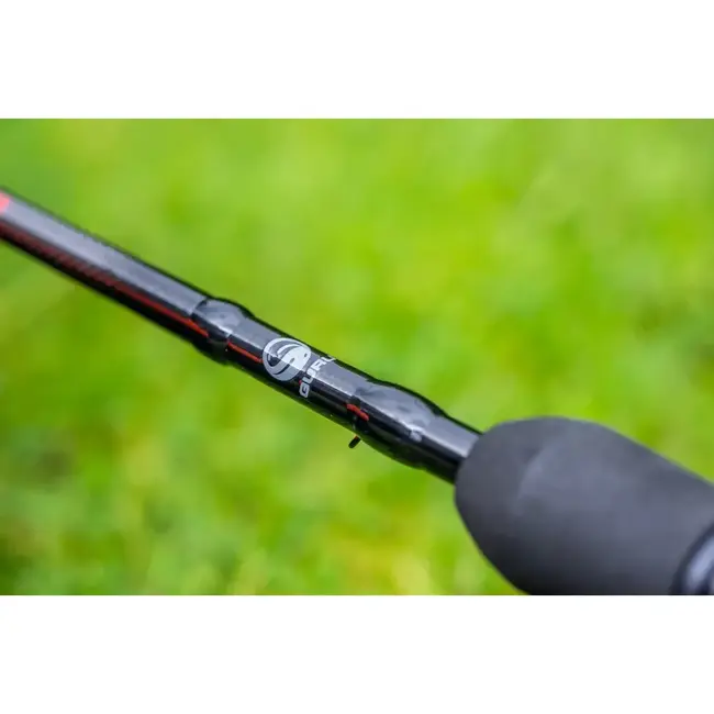 Guru a-class power distance feeder