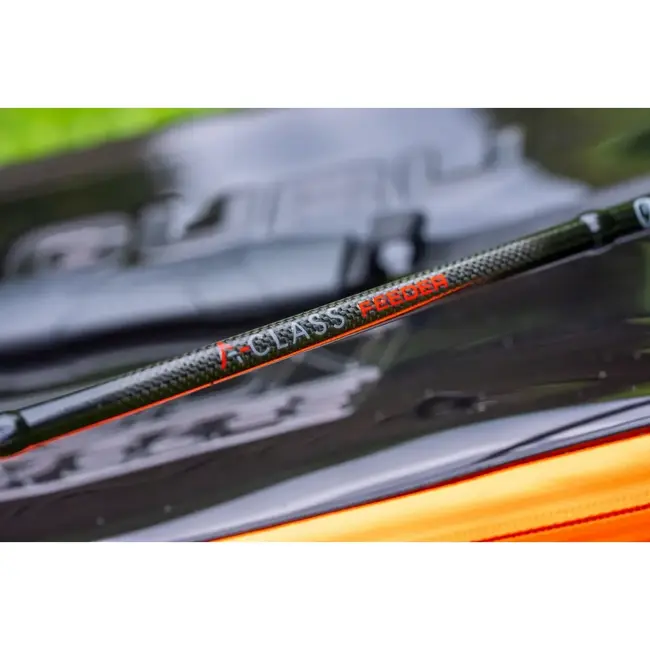 Guru a-class power distance feeder