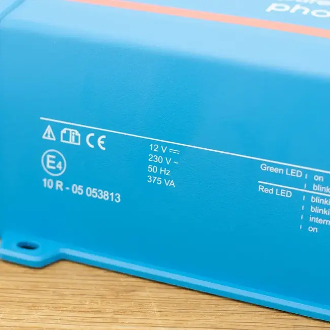 Voltacase omvormer naar 230 watt + passende verloopkabel