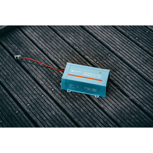 Voltacase omvormer naar 230 watt + passende verloopkabel