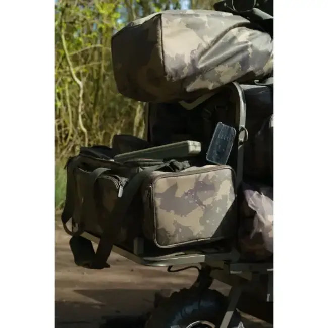 Solar Tackle worldwide carryall medium