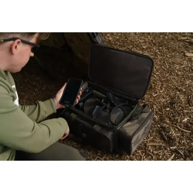 Solar Tackle worldwide carryall medium