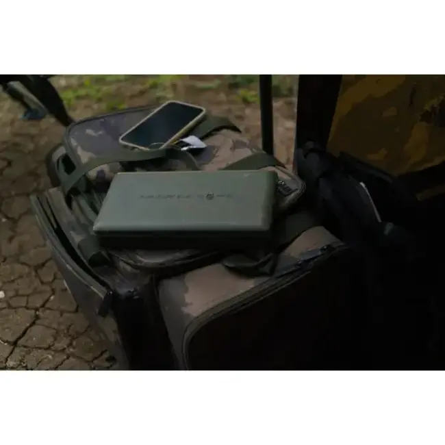Solar Tackle worldwide carryall medium