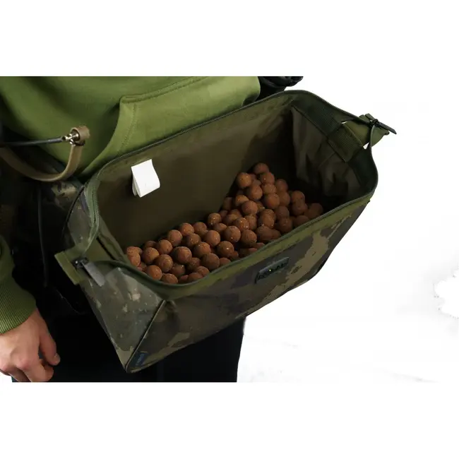 Solar Tackle worldwide bait "n" stalker pouch