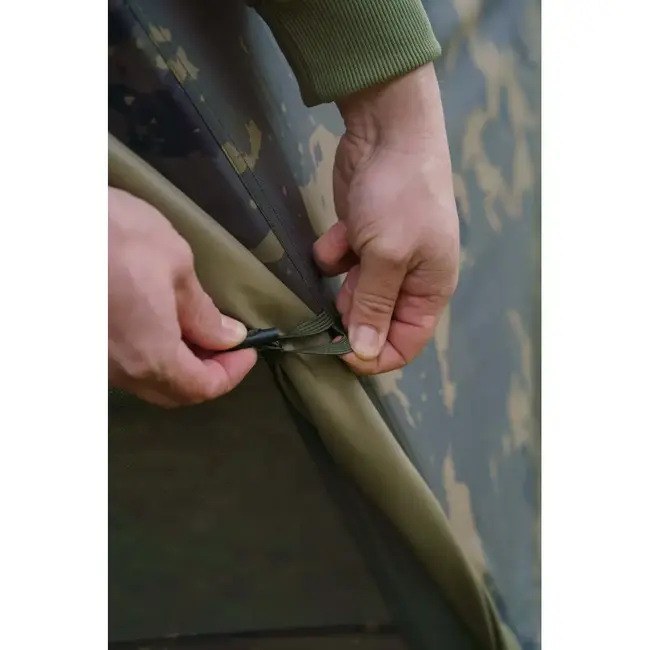 Solar Tackle worldwide brolly system