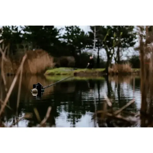 Nash spot ons bushwhacker pro baiting pole 15 meter