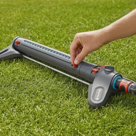 Gardena Oszillierender Sprinkler Aquazoom L / 28 - 350 m2 - Gartenregner / Rasensprenger kaufen?