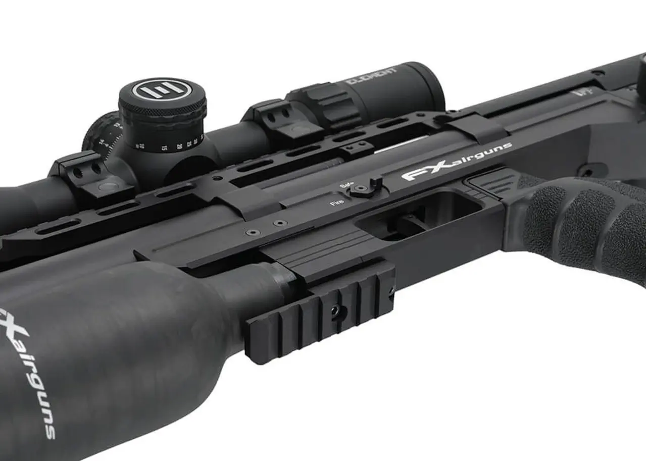 FX Airguns FX Leopard Standard Bottle PCP Luchtgeweer met 600 mm Loop en 740 cc Luchtcapaciteit FX Airguns FX Leopard Standard Bottle PCP Luchtgeweer met 600 mm Loop en 740 cc Luchtcapaciteit