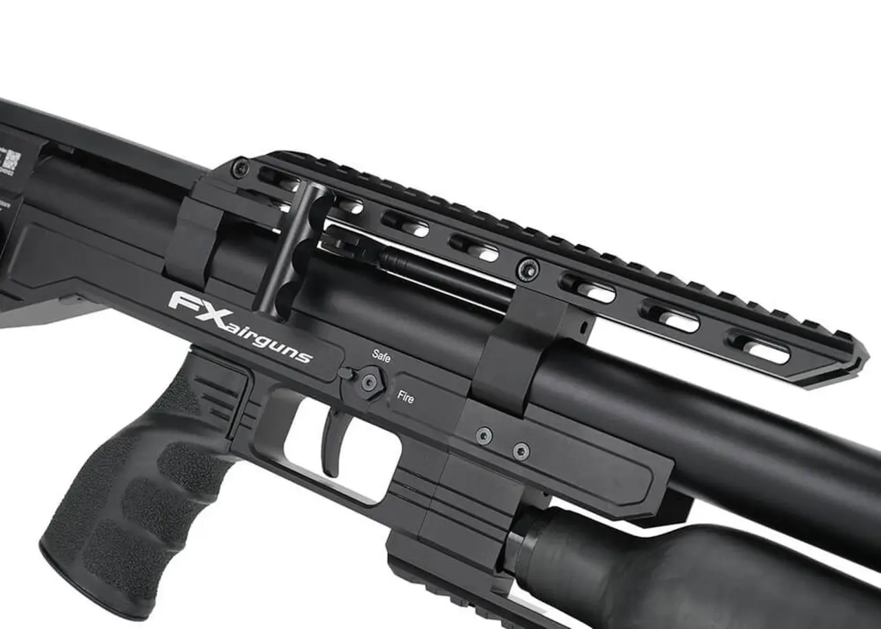 FX Airguns FX Leopard Standard Bottle PCP Airgun with 600 mm Barrel and 740 cc Air Capacity