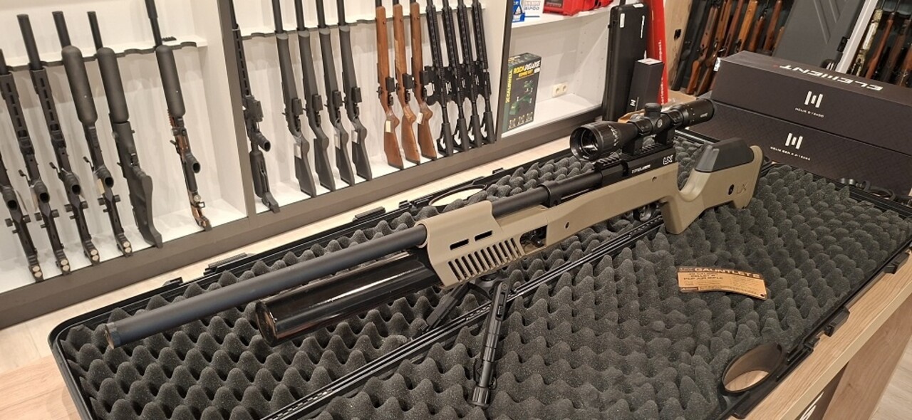 Umarex Umarex Gauntlet 2 PCP Air Rifle .22 Used incl. Hawke Riflescope, UTG Bipod and Case
