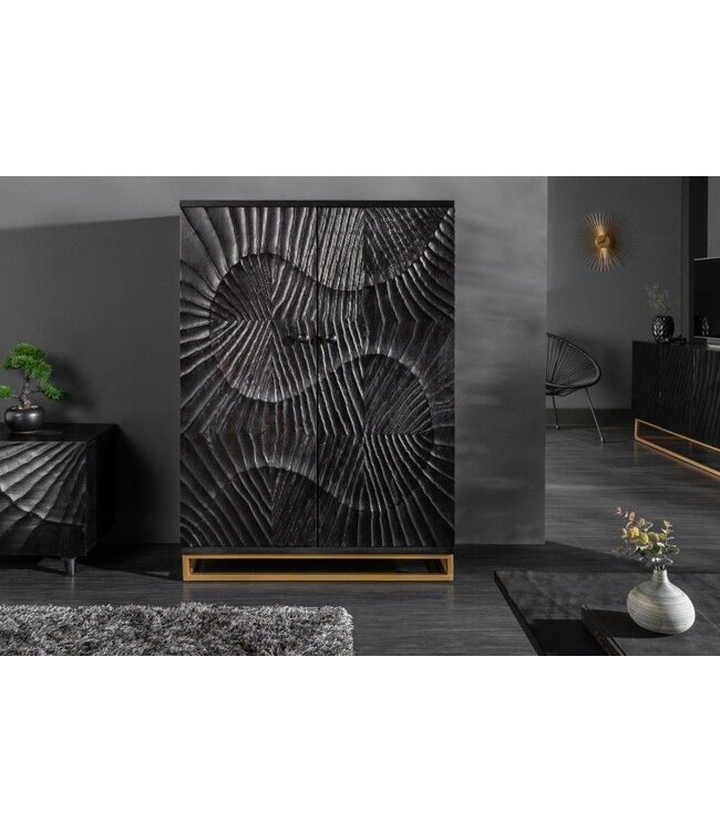 Invicta Interior Massieve barkast SCORPION 141cm zwart mangohout met 3D houtsnijwerk - 40054