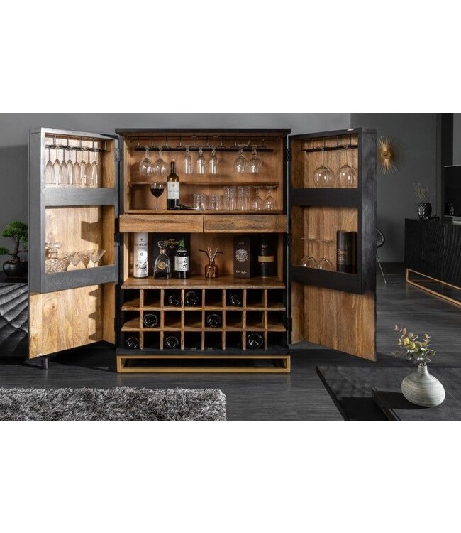 Invicta Interior Massieve barkast SCORPION 141cm zwart mangohout met 3D houtsnijwerk - 40054