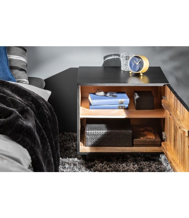 Invicta Interior Massief nachtkastje SCORPION 50 cm zwart mangohouten bijzettafeltje met 3D-houtsnijwerk - 40430