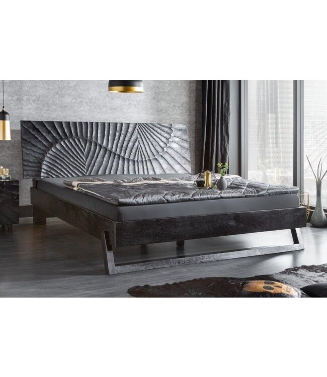 Invicta Interior Design bed SCORPION 180x200cm zwart mangohout 3D snijwerk massief houten tweepersoonsbed - 40431