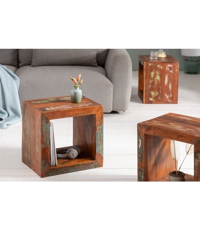 Invicta Interior Stevige bijzettafel JAKARTA 45cm kleurrijke kubus gemaakt van gerecycled houten plank - 40888