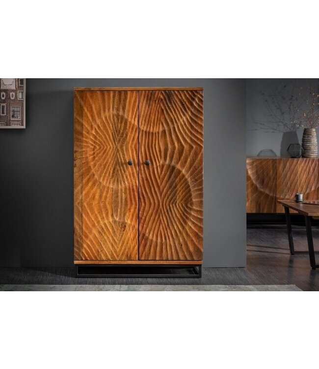 Invicta Interior Massieve barkast SCORPION 141cm bruin mangohout gedetailleerd 3D-houtsnijwerk - 40955