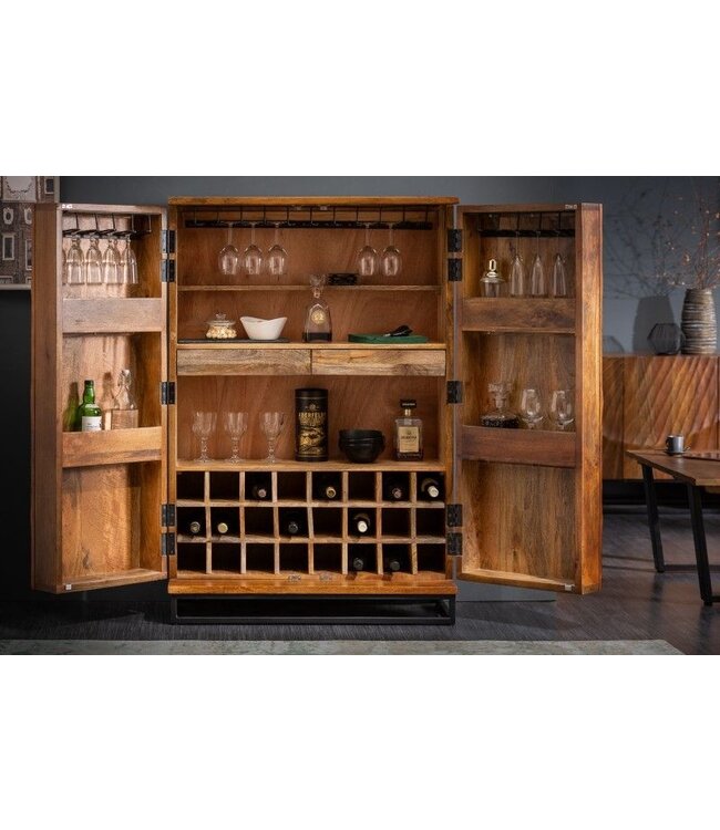 Invicta Interior Massieve barkast SCORPION 141cm bruin mangohout gedetailleerd 3D-houtsnijwerk - 40955