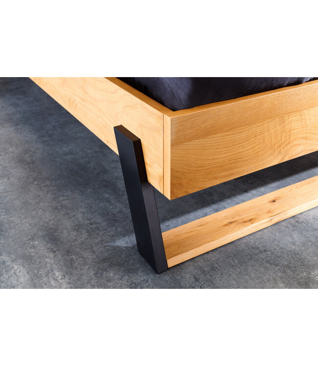 Invicta Interior Massief houten tweepersoonsbed AMAZONAS 180x200cm natuurlijke rand van wilde eik - 43556