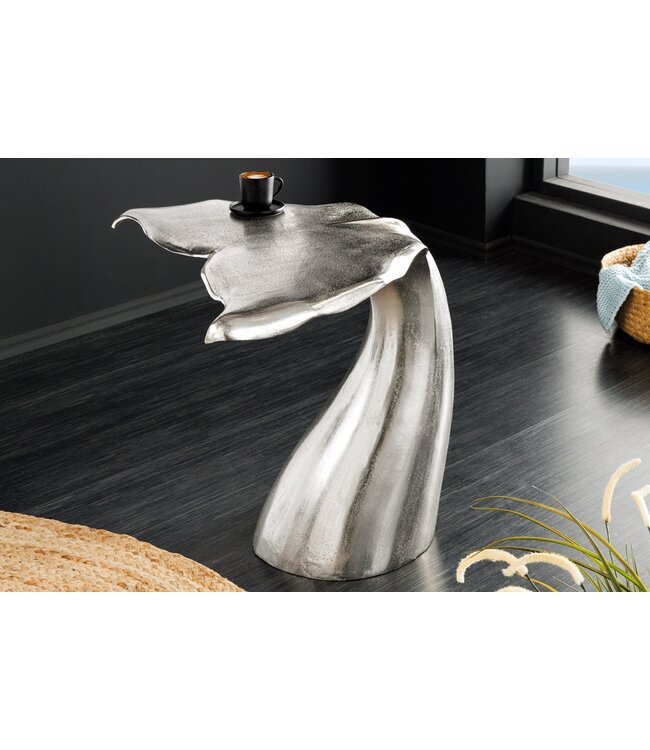 Invicta Interior Design Bijzettafel WILDLIFE Whale Fin 60cm zilver metaal handgemaakt - 44842