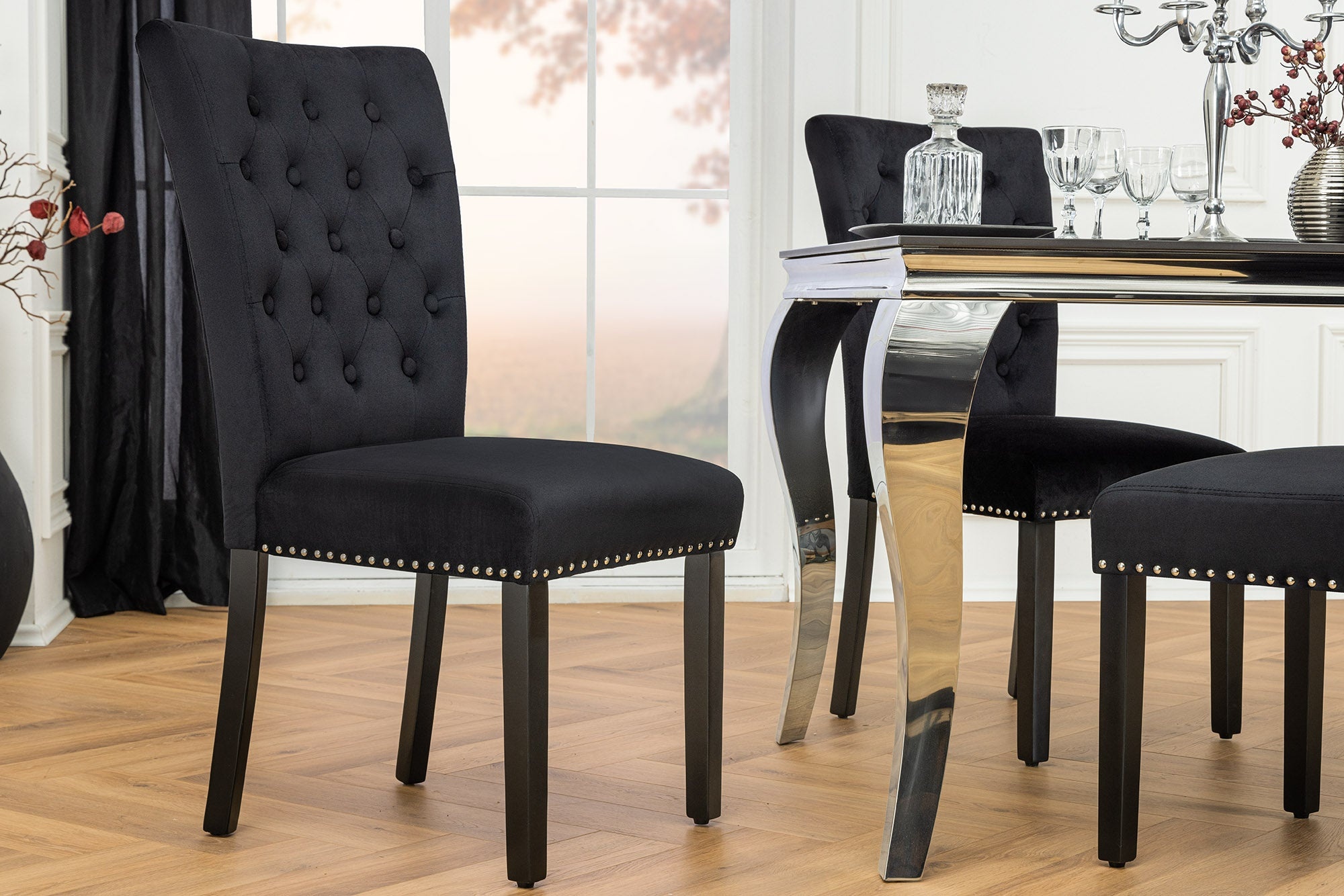 Chesterfield Stoel CASTLE Zwart fluweel rubberhout decoratieve klinknagels - 44590 afbeelding