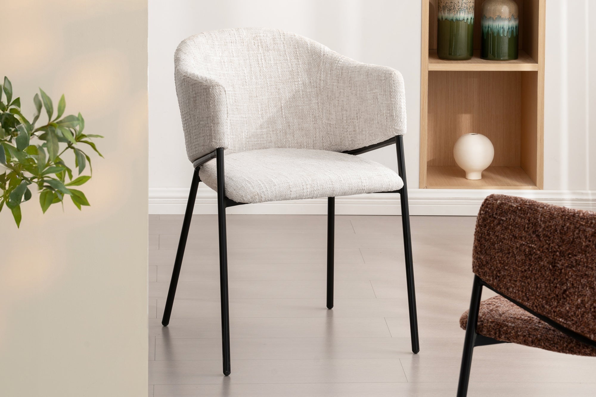 Design Stoel NOBLESSE beige chenille zwart metalen frame - 47578 afbeelding