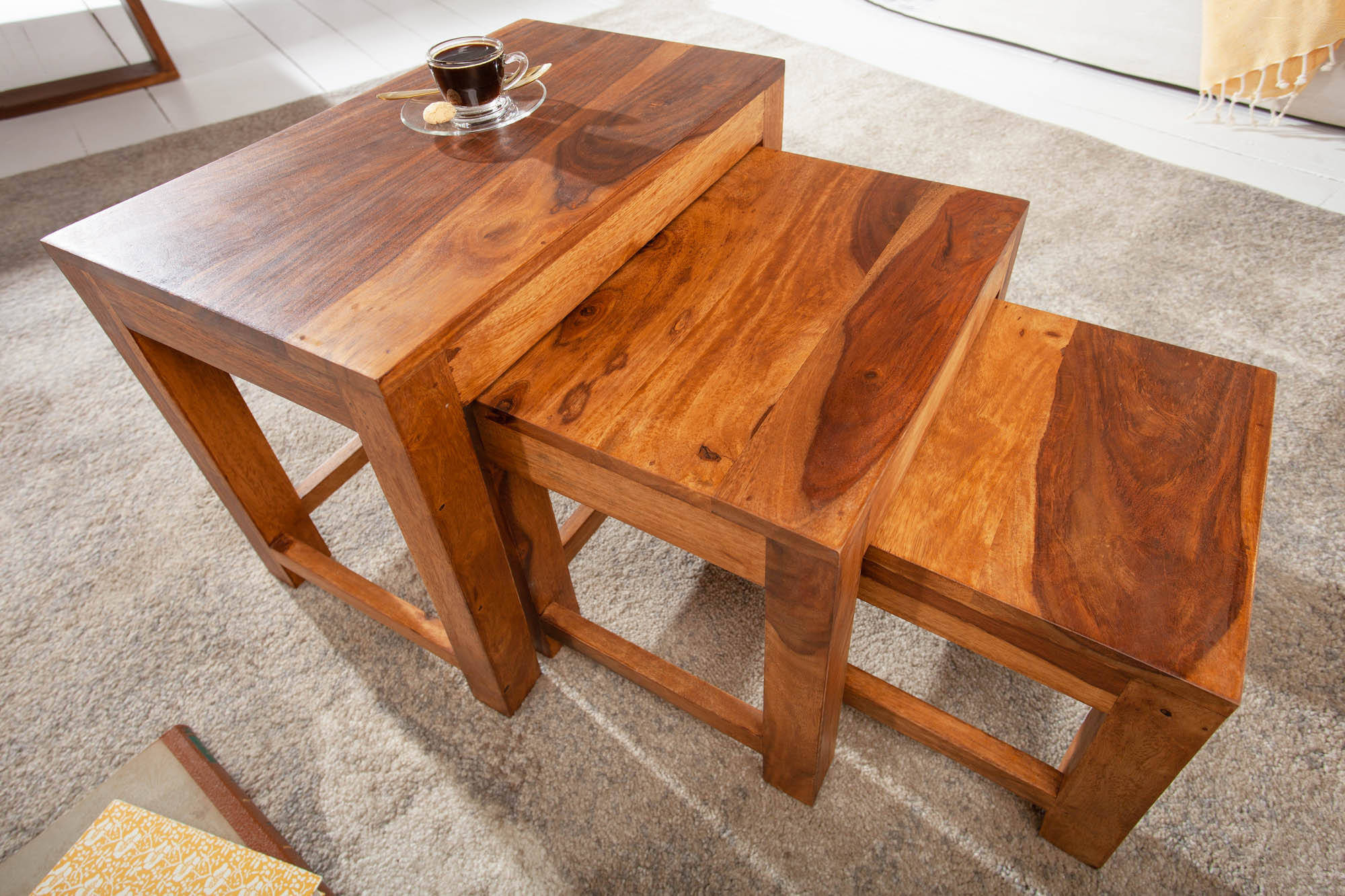 Massief houten bijzettafels Set van 3 MONSOON 45 cm bruine salontafel met sheeshamstenen afwerking - 40794 afbeelding