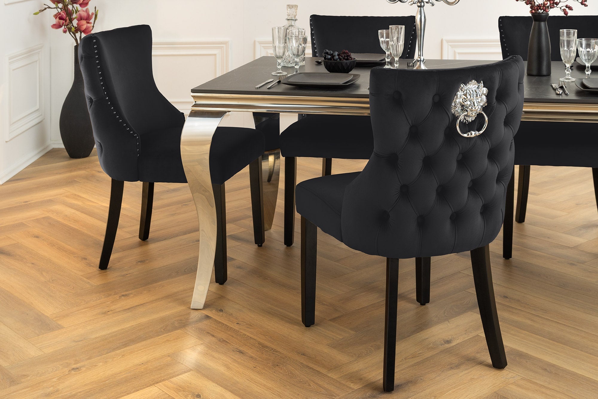 Chesterfield Stoel CASTLE DELUXE Zwart fluweel met leeuwenkop klinknagels - 45733 afbeelding
