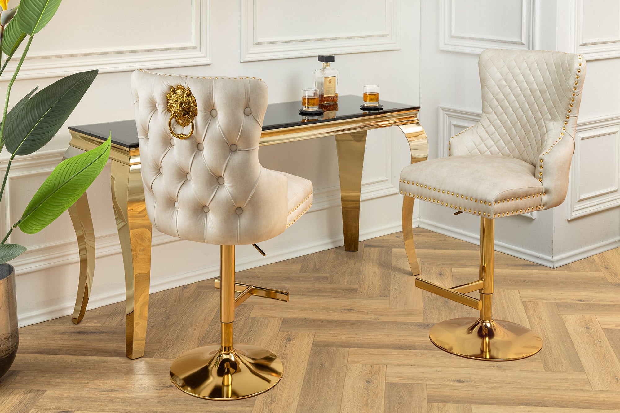 In hoogte verstelbare barkruk CASTLE DELUXE beige fluweel goud roestvrij staal met leeuwenkop - 46149 afbeelding