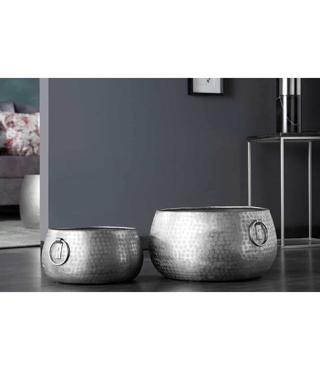 Invicta Interior Handgemaakte kommen set van 2 ORIENT zilveren bloempotten in gehamerd ontwerp - 40909