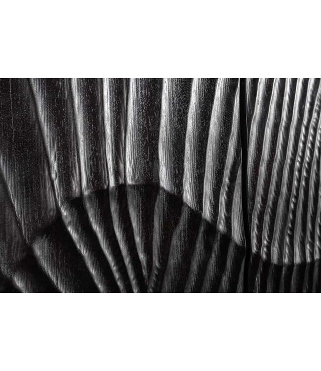 Invicta Interior Massieve barkast SCORPION 141cm zwart mangohout met 3D houtsnijwerk - 40054