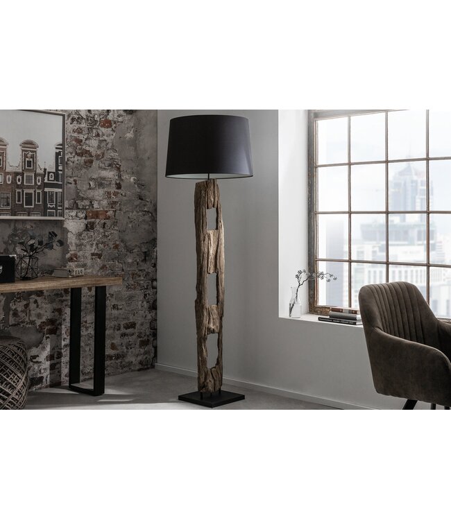 Invicta Interior Vloerlamp BARRACUDA 177 cm van gerecycled acaciahout met zwarte katoenen kap - 41043