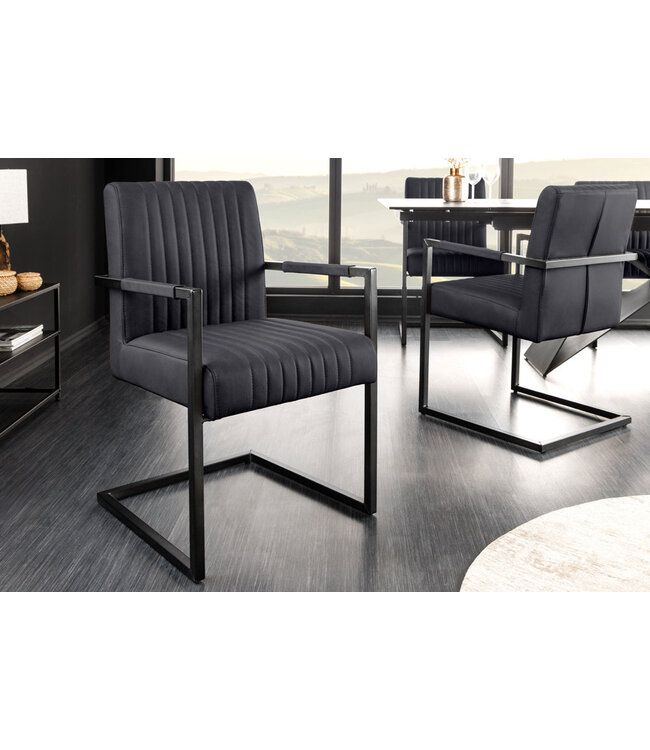 Invicta Interior Cantileverstoel BIG ASTON met armleuningen, verende kern, zwarte metalen poten, zwart leer. - 44533