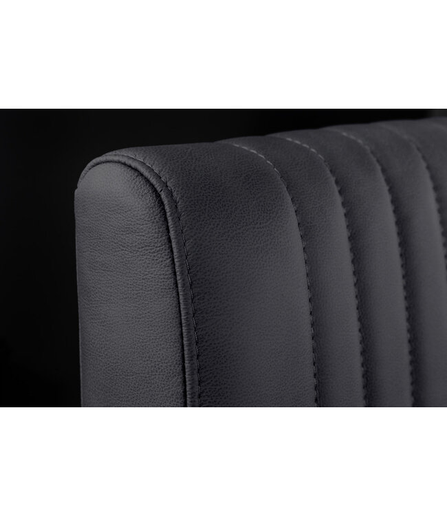 Invicta Interior Cantileverstoel BIG ASTON met armleuningen, verende kern, zwarte metalen poten, zwart leer. - 44533