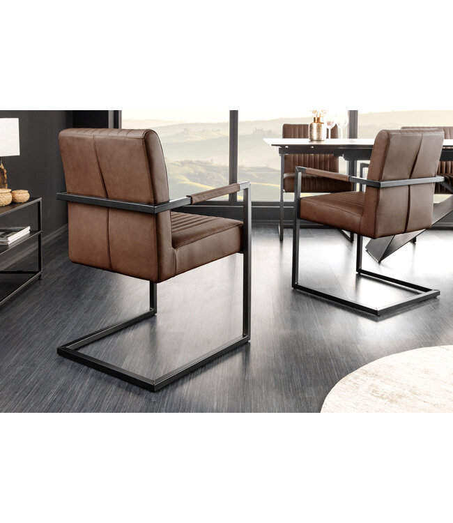 Invicta Interior Cantileverstoel BIG ASTON met armleuningen, verende kern, zwarte metalen poten, vintage bruin leer. - 44531