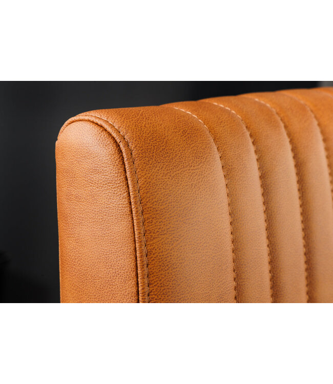 Invicta Interior Cantileverstoel BIG ASTON met armleuningen, verende kern, zwarte metalen poten, vintage cognackleurig leer. - 44530