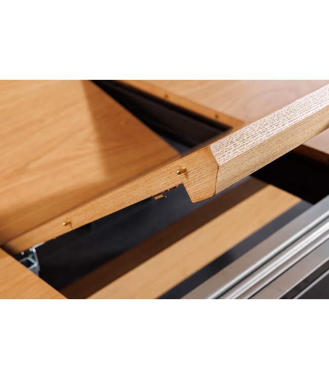 Invicta Interior GIANT eettafel 180-300 cm, uitschuifbaar, natuurlijke eikenhouten look met zwart metalen frame - 46563